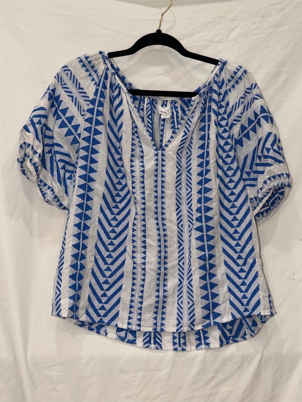 Velvet by Graham & Spencer Blue & White Woven Geometric Cotton Top M